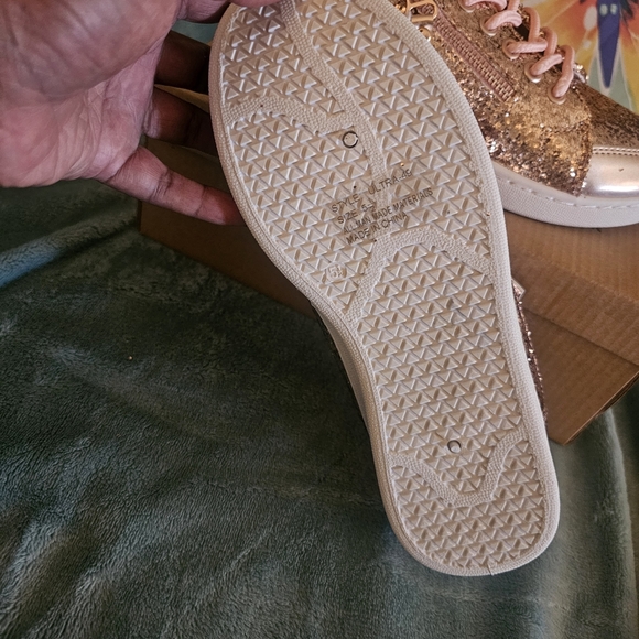 Forever Link Gold Glitter Sneakers - Picture 4 of 8